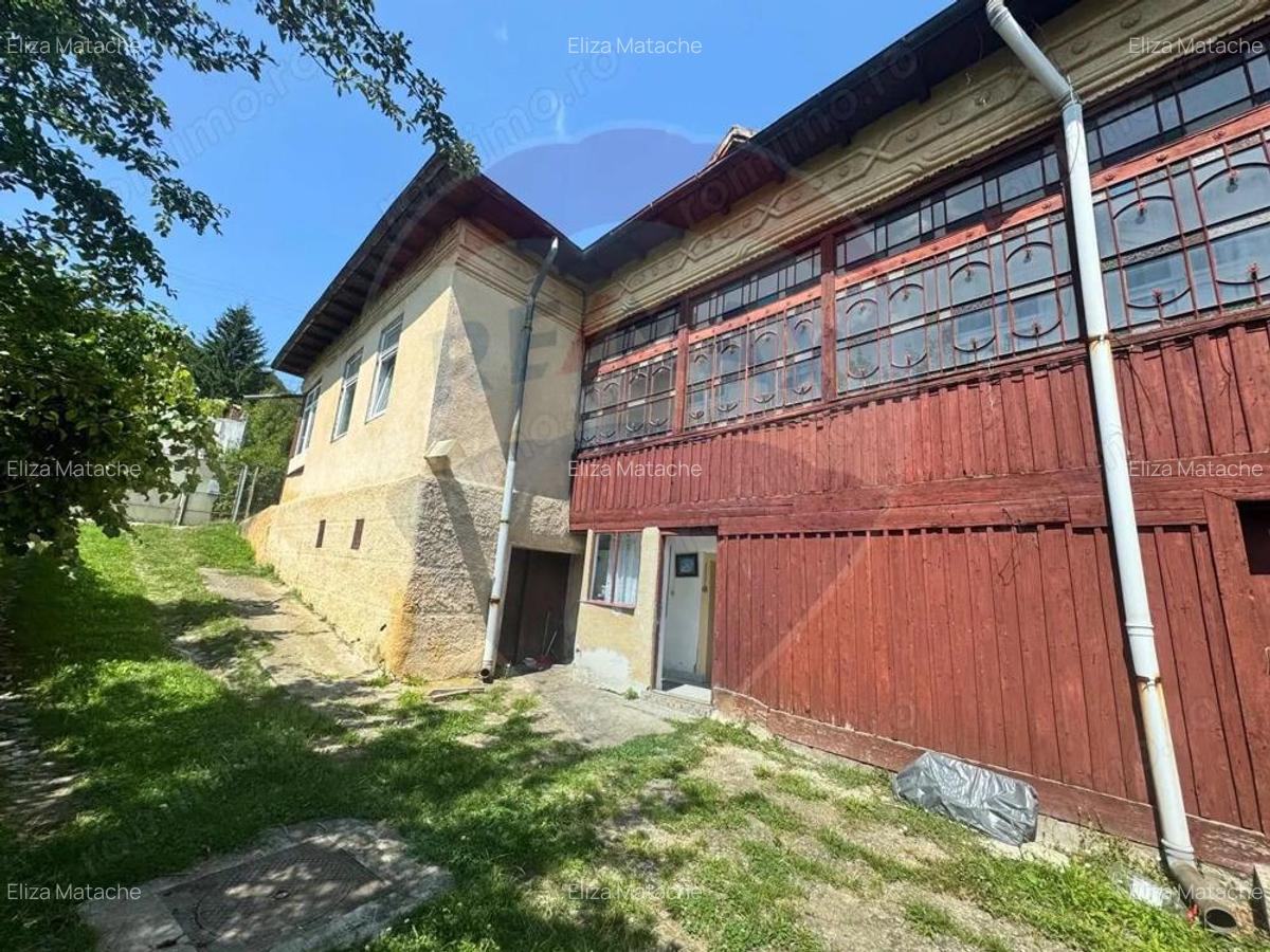 Casa boiereasca cu istorie, teren generos ?i ie?ire la Raul Targului - 12