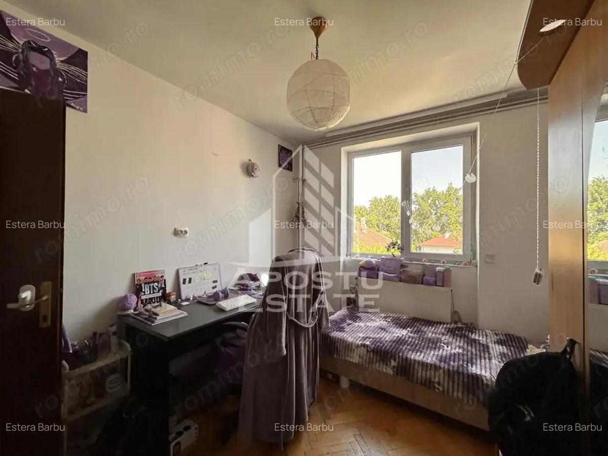 4 camere decomndat Pia?a Unirii | Terasa, parcare in curte securizata. - 9