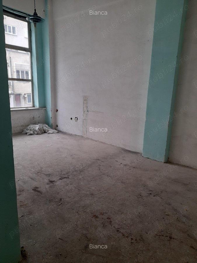 Ultracentral, etaj 1, posibil birouri, cabinete sau locuinte. - 4