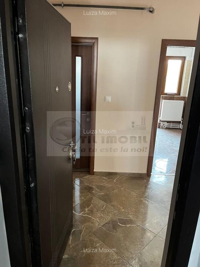 Vânzare Apartament 3 camere | Etaj 1 | Rond Canta 140.00EUR - 1