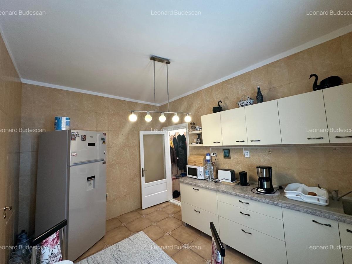 EXCLUSIVITATE! Casa 5 camere - zona Centrala -  330.000 euro - 11