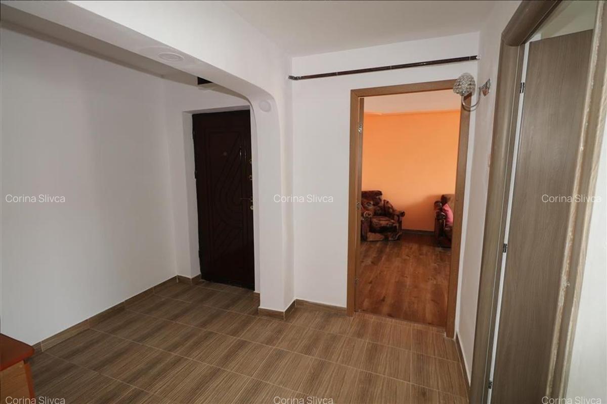 Apartament 3 camere  , zona Inspectorat Scolar, etaj 4 cu acoperis - 16