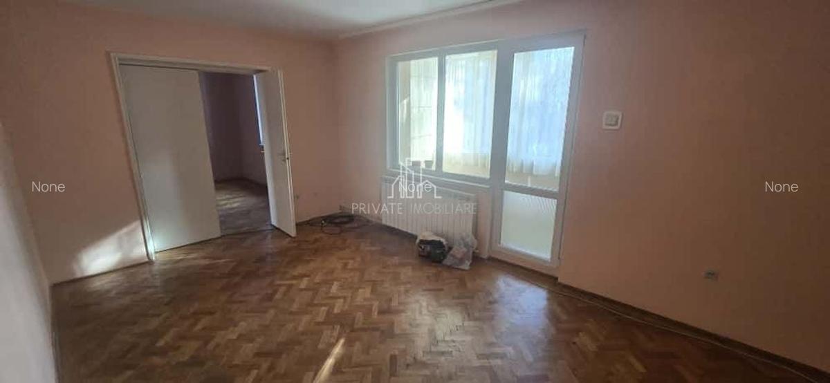 Apartament 3 Camere Et.2/4 de Vanzare, Str Ion Buteanu,  Zona Dambu - 1