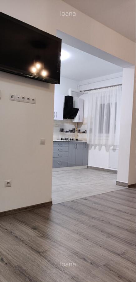 Inchiriez apartament 3 camere Calea Cisnadiei - 2