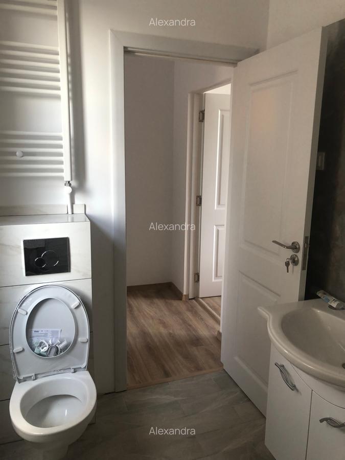 Apartament cu 4 camere semidecomandat în Armeneasca - 9