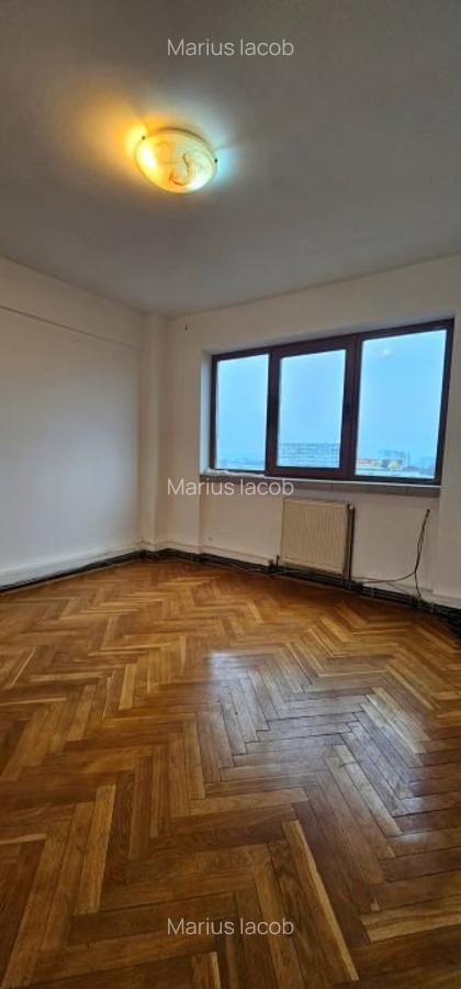 Apartament 4 camere-Podu Ros-Palas-sens giratoriu - 14