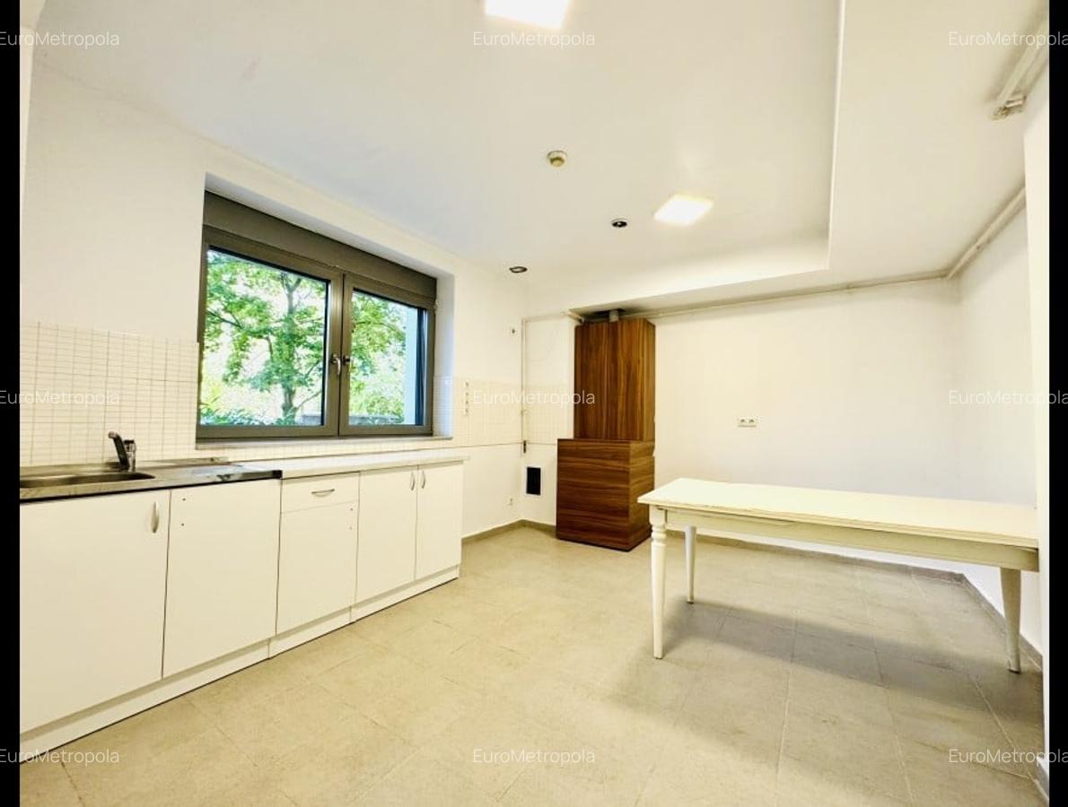 5 Camere, complex inchis, spatii verzi, parcare inclusa - 9