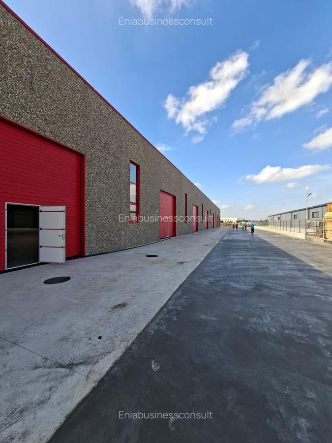 Hala din beton, 1800 mp+1500 mp curte betonata, 300 kw, dezvoltator - 3 Hala din beton, 1800 mp+1500 mp curte betonata, 300 kw, dezvoltator - 3