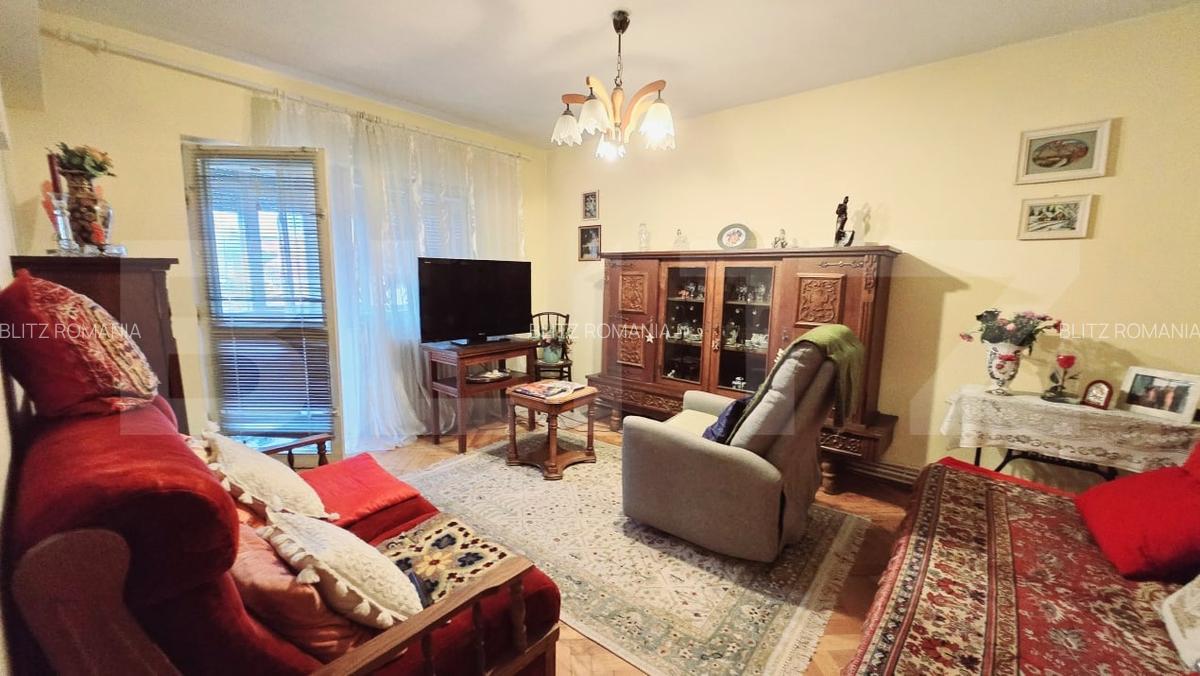 Apartament cu 4 camere,decomandat,77 mp, zona centrala, Blaj - 1
