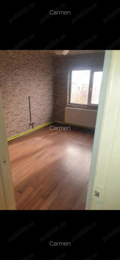 De vanzare apartament doua camere semidecomandat zona Micro 40 ,etajul 4 - 8 De vanzare apartament doua camere semidecomandat zona Micro 40 ,etajul 4 - 8