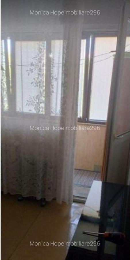 Brancoveanu-Bulevardul Constantin Brancoveanu-Apartament de 3 camere decomandat - 2