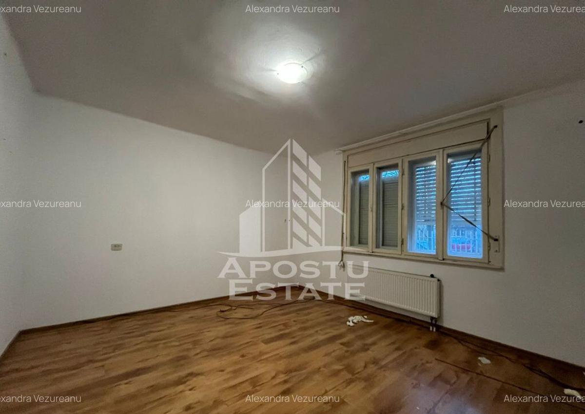 Casa individuala, cu 3 camere, 2 fronturi, teren 652, zon... - 2