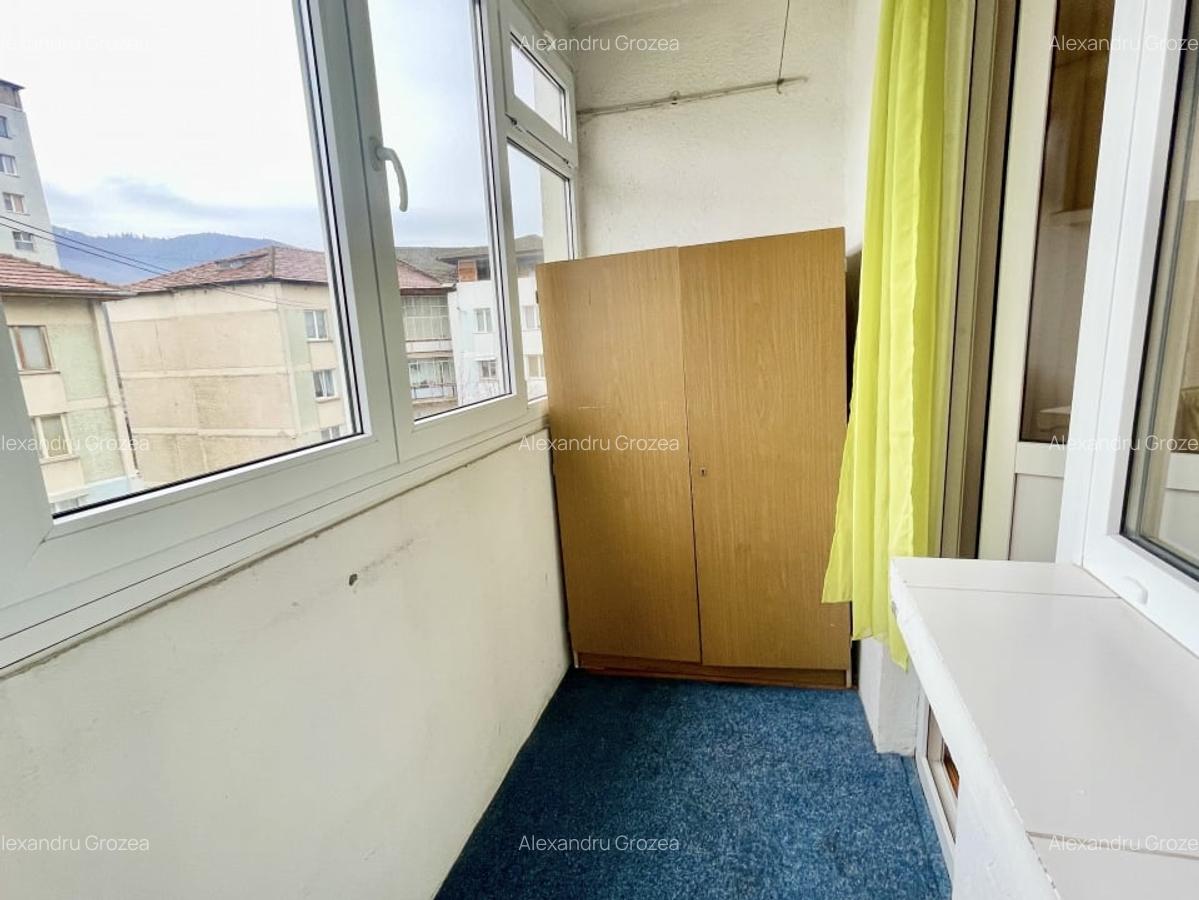 Apartament 3 camere decomandat langa scoala numarul 2 - 4