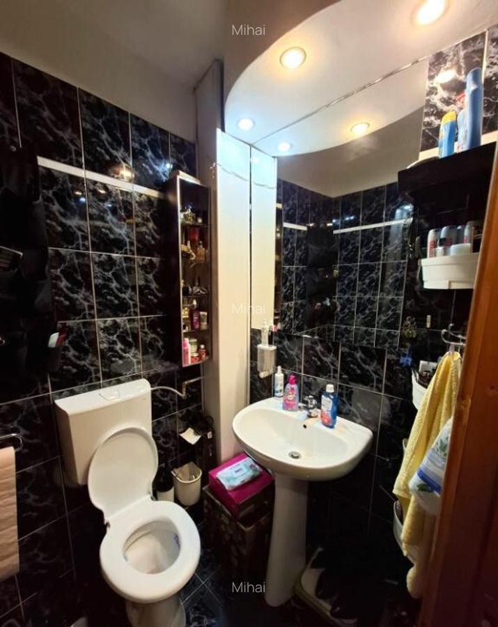 De vanzare Apartament 3 camere, central, Foc?ani Etaj 1 - 11