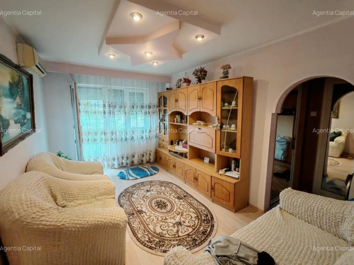 Apartament 3 camere Micro 38 - 1