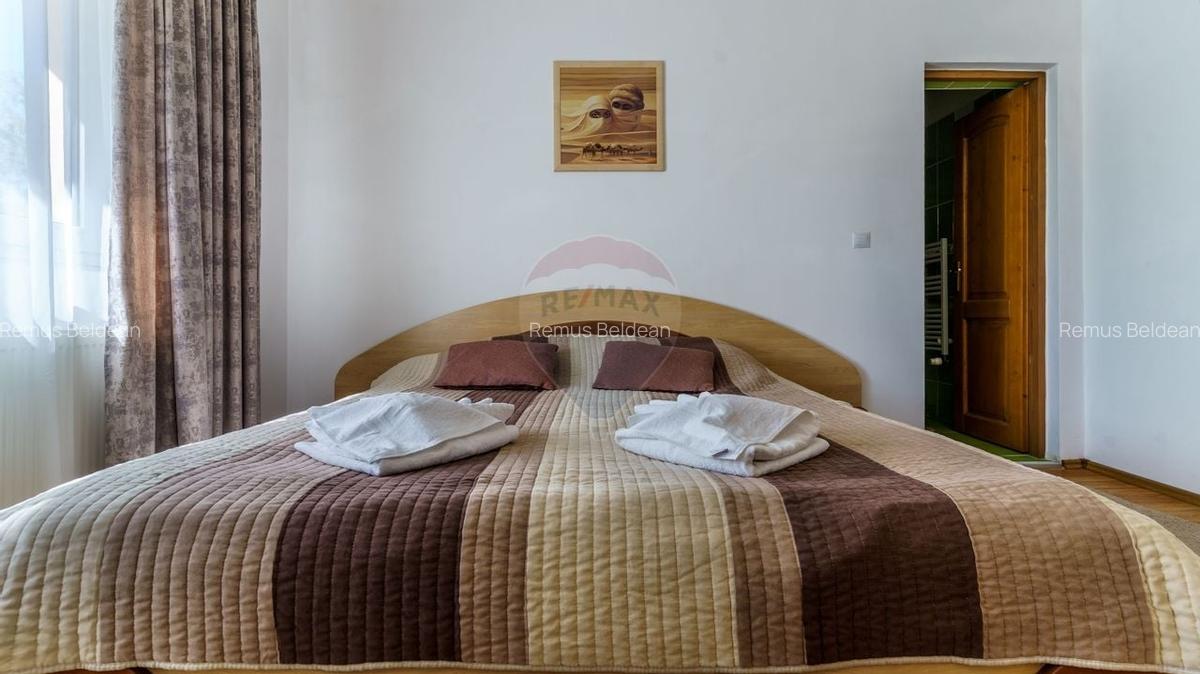 Pensiune cu 16 camere de vanzare, potential investitie,COMISION 0 - 8