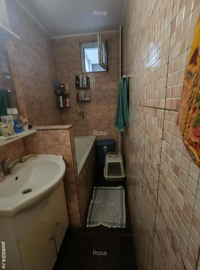 Proprietar Vand Apartament 4 camere, 65 m, balcon, renovat, mobilat, Bulevardul 1 Decembrie 1918 - 10 Proprietar Vand Apartament 4 camere, 65 m, balcon, renovat, mobilat, Bulevardul 1 Decembrie 1918 - 10