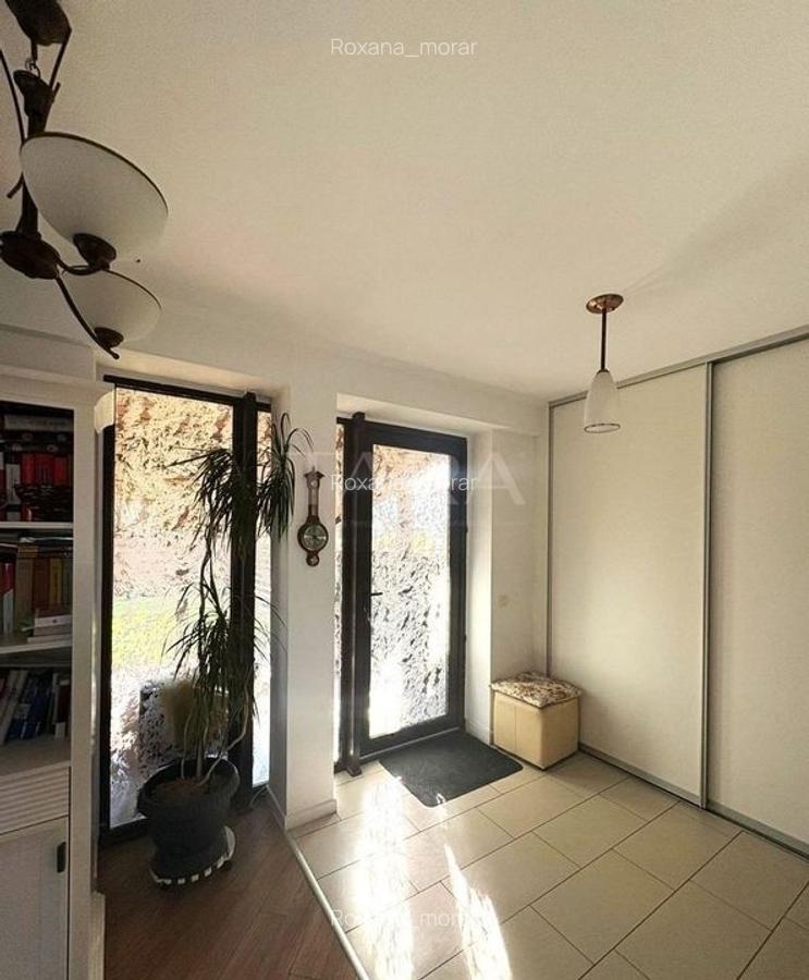 Casă modernă cu panoramă și spații generoase – zona Europa - 4