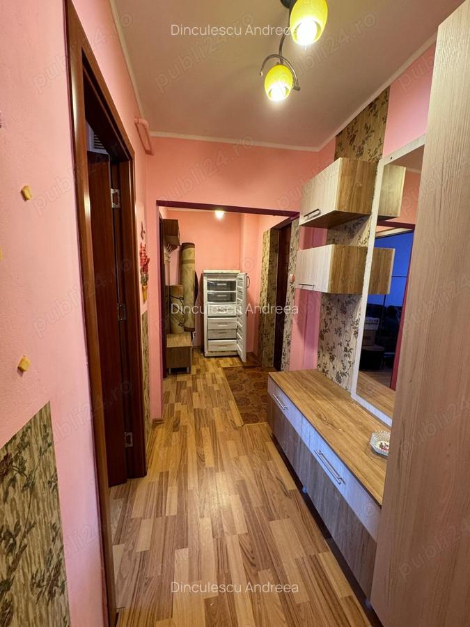 Apartament 3 camere Re?i?a, direct de la proprietar - 6