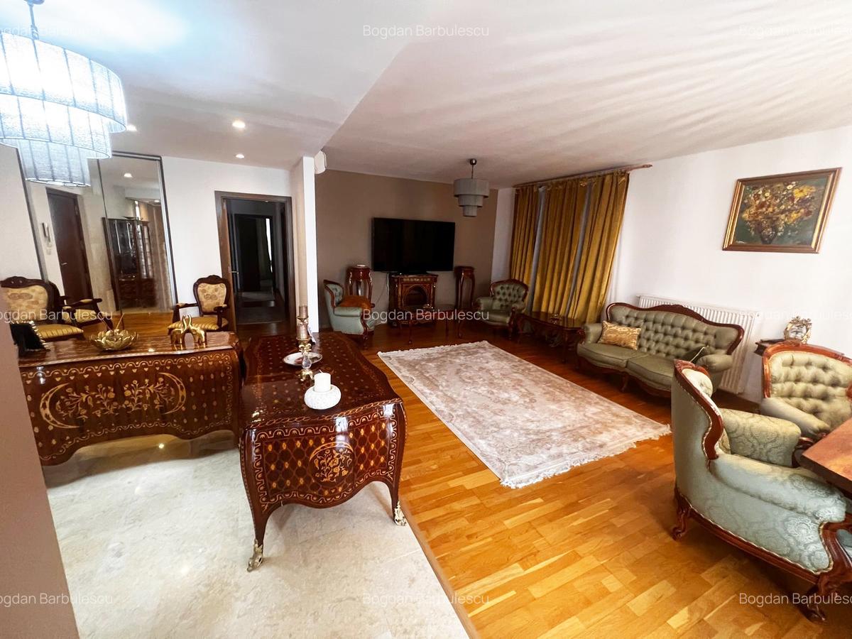 Apartament cu 6 camere decomandat, mobilat în Băneasa - 2