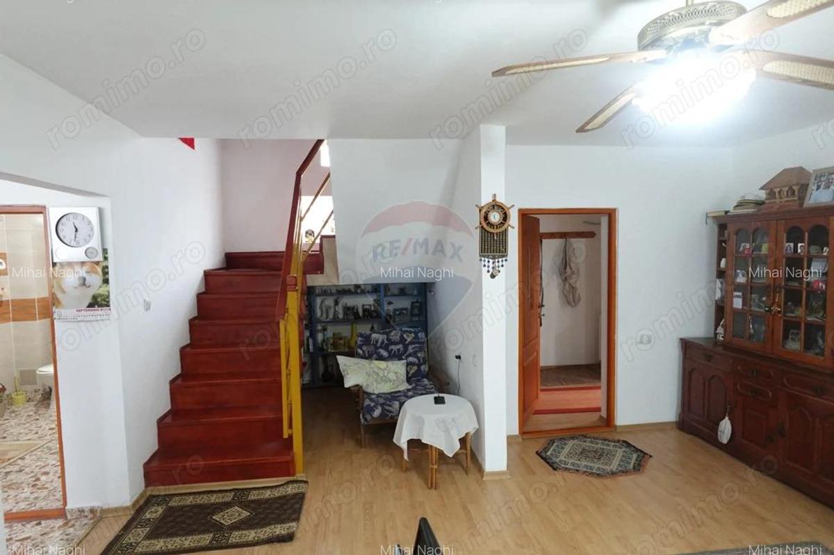 Casa / Vila cu 4 camere de vanzare Catalina - 6