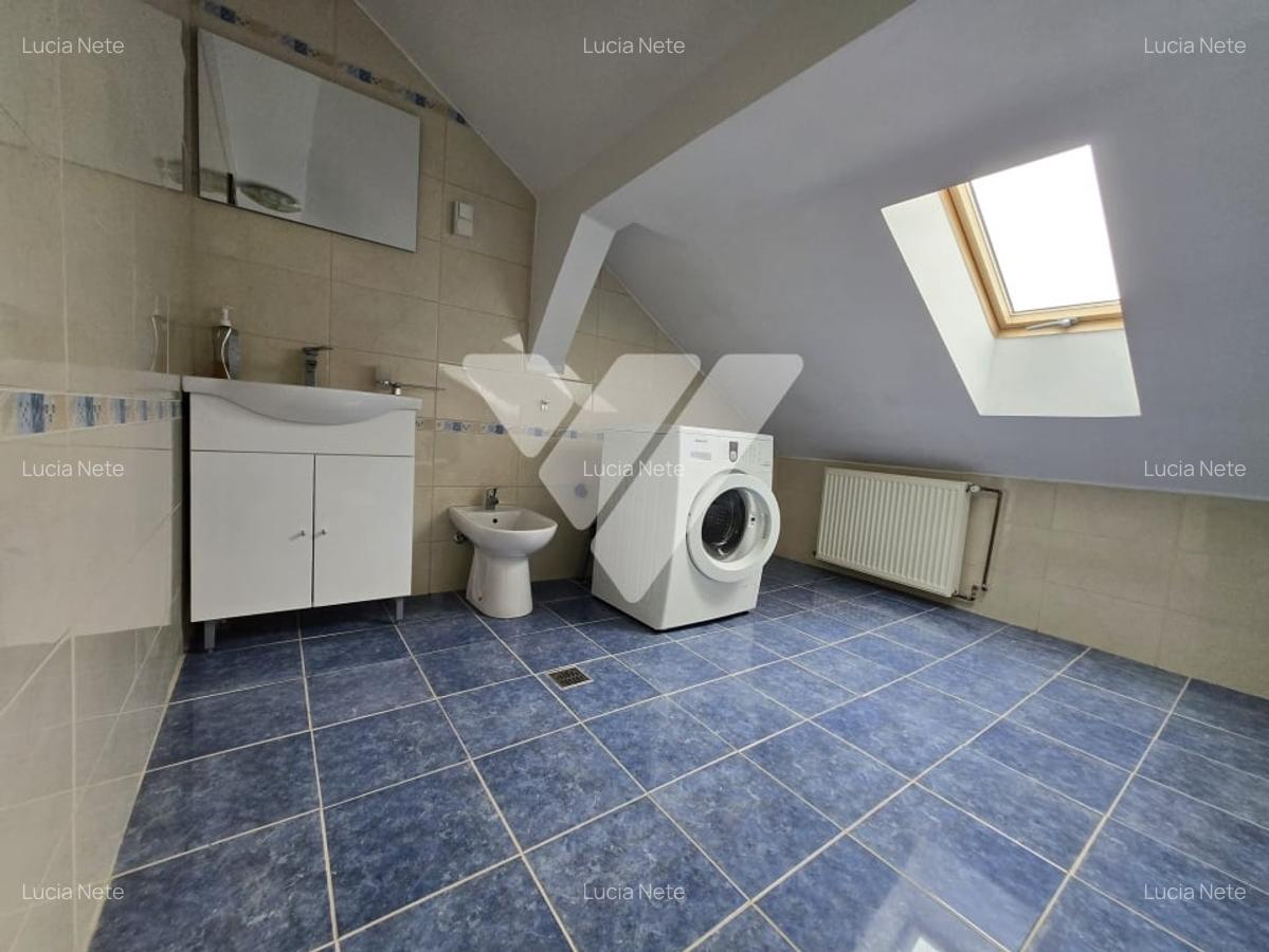 Apartament tip mansarda 3 camere de vanzare Zona Strand - 6