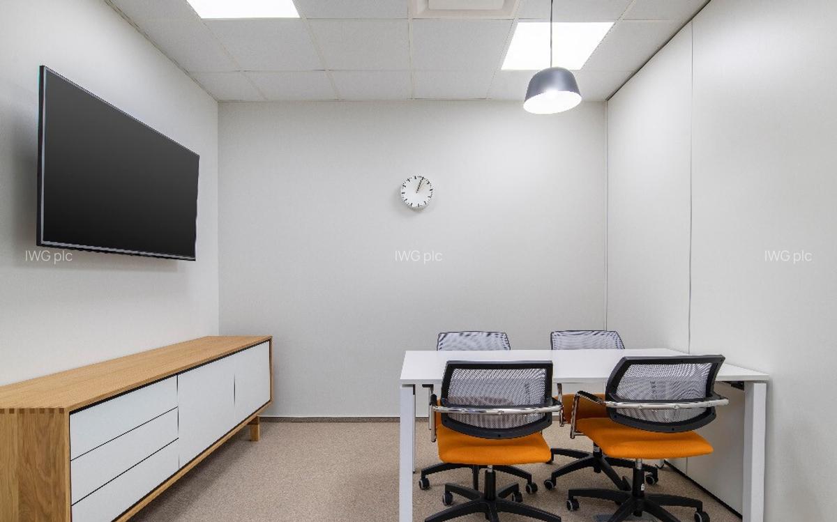 Spa?iu de birou privat pentru 5 persoane in Regus Central Business - 6