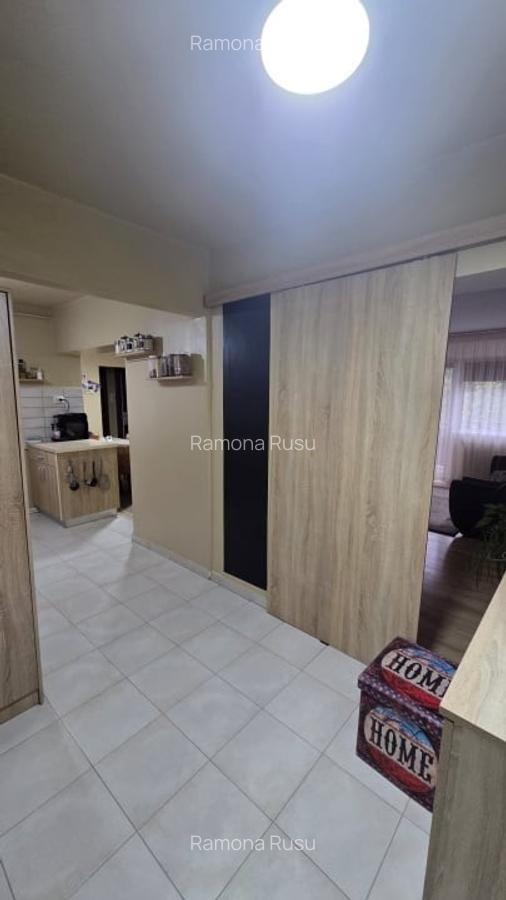 Apartament cu 4 camere, zona Careiului Micro 15 - 2