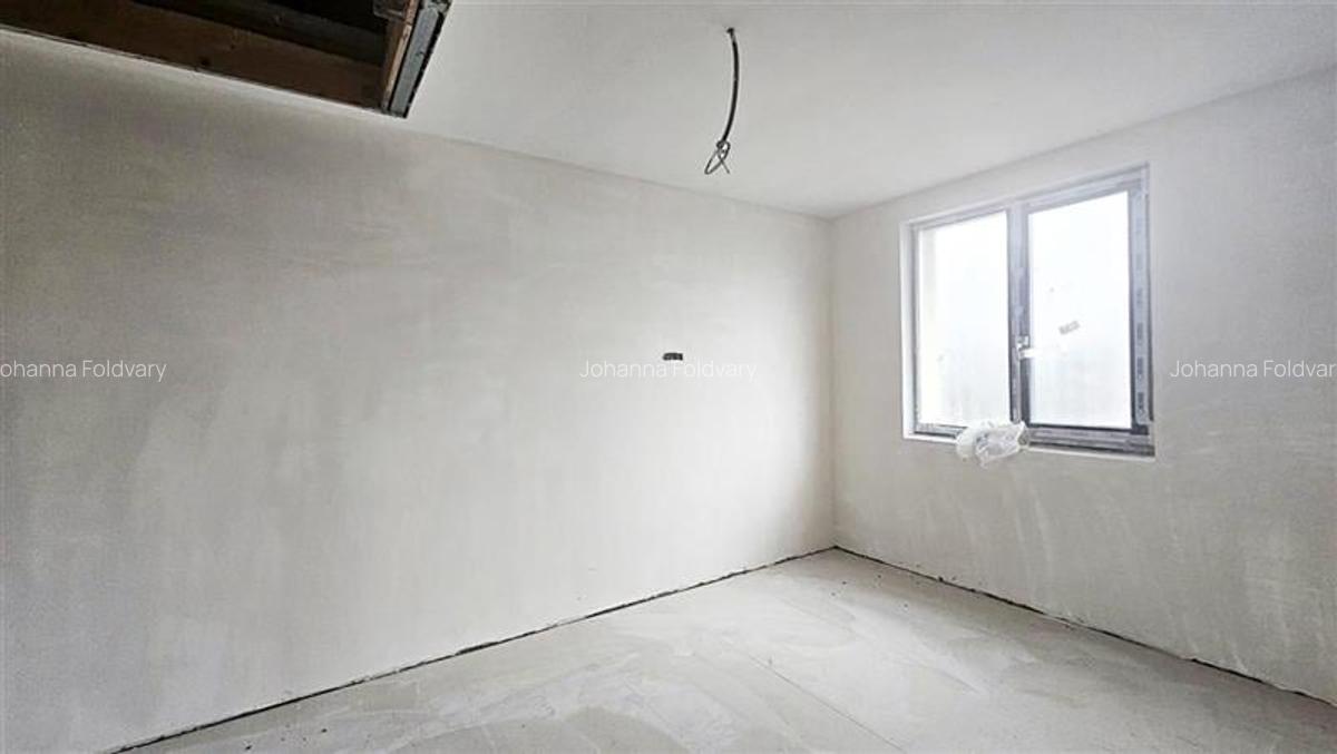 Casă cu 4 camere în Dumbrăvița - 13