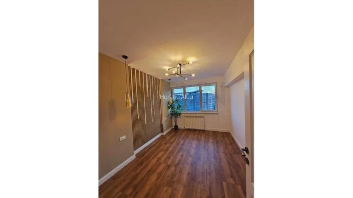 Apartament cu 2 camere decomandat în P-ța Victoriei - 5