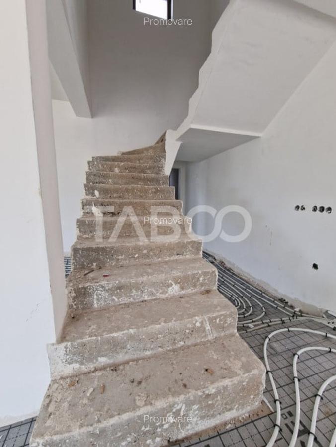 Casa individuala de vanzare cu teren, terasa, garaj si curte Selimbar - 17