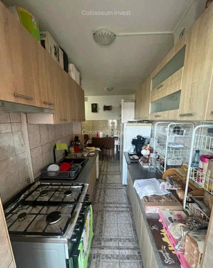 Apartament 3 camere, decomandat - zona Bartolomeu - 4