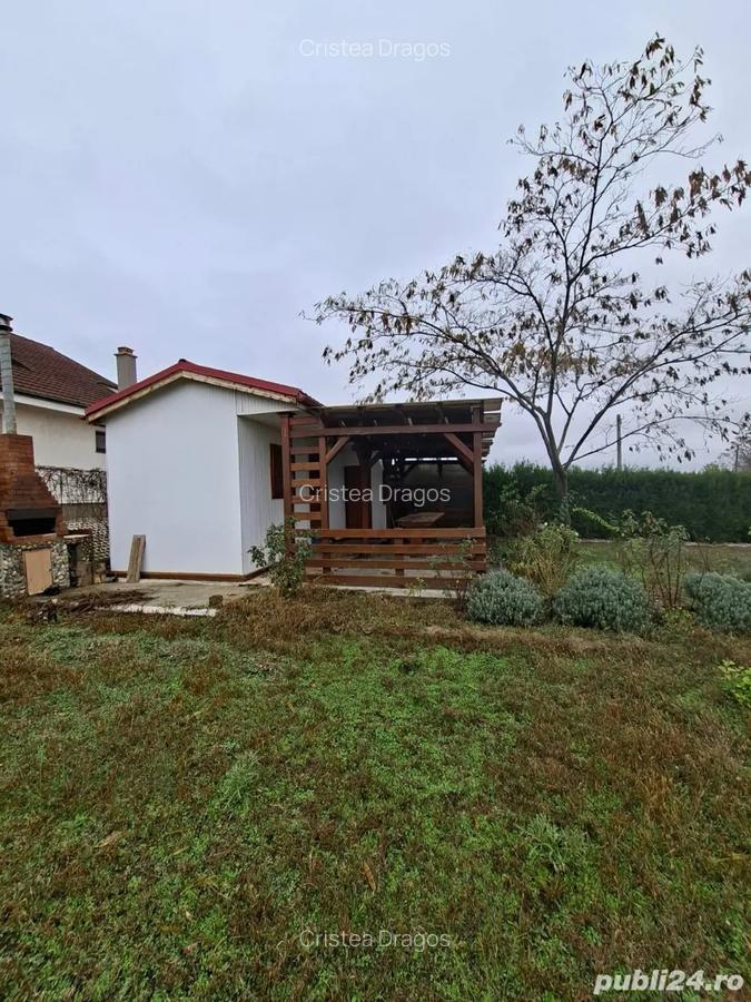 Mica proprietate cocheta cu teren generos ?i utilita?i complete - 3