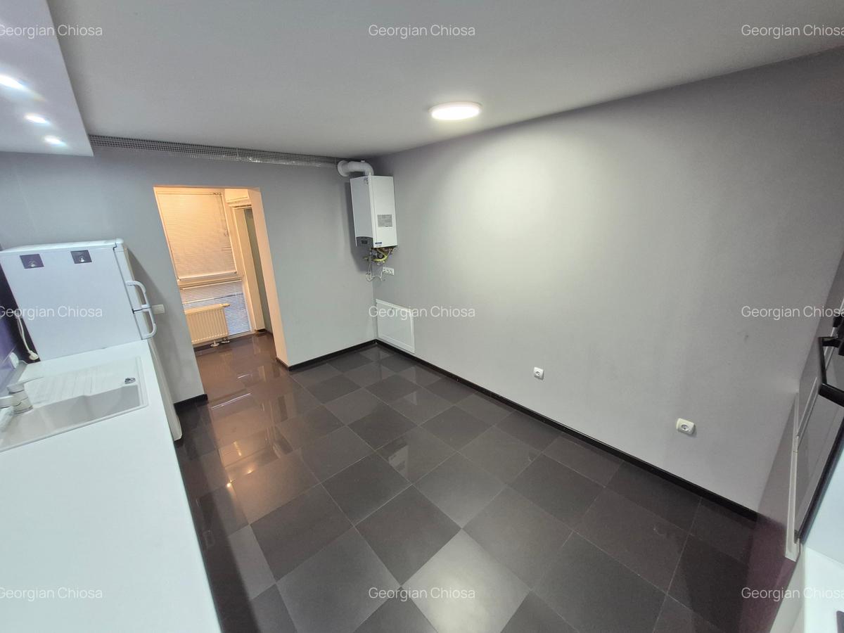 2 Cam-Aradului- 1 Min Iulius Town-68 MP--Balcon-Parter-Centrala--110.000 Euro ! - 5