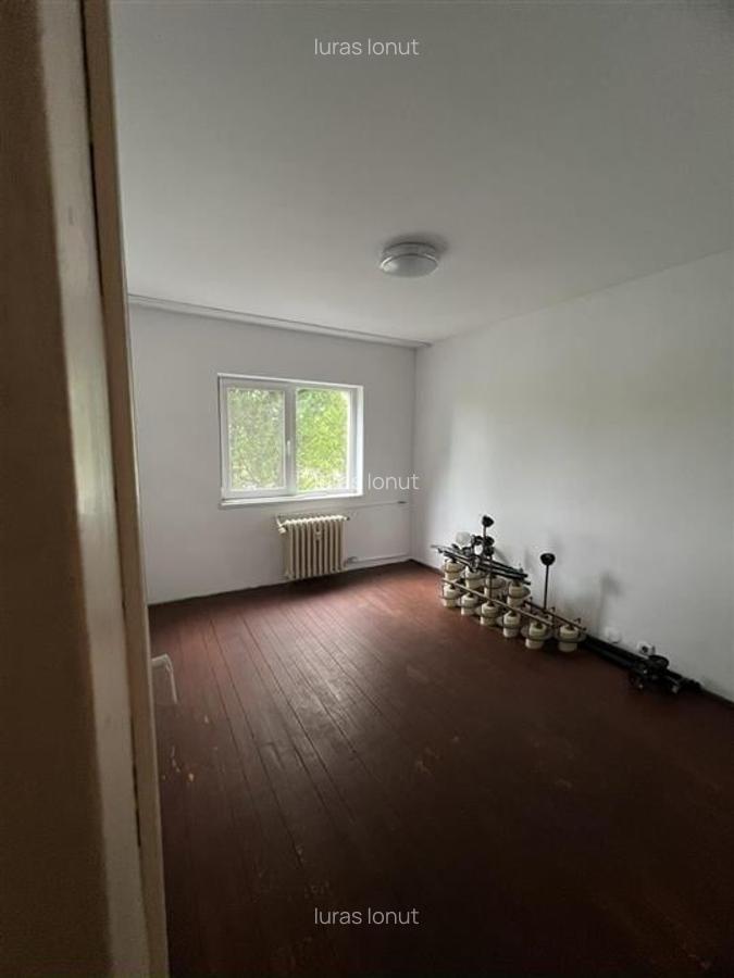 Apartament cu 3 camere decomandat în Iosia - 2