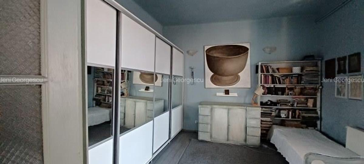 Stefan cel Mare, 3 camere et.1/P+1+M,Mansarda in proprietate,  intr-o viluta cu - 4