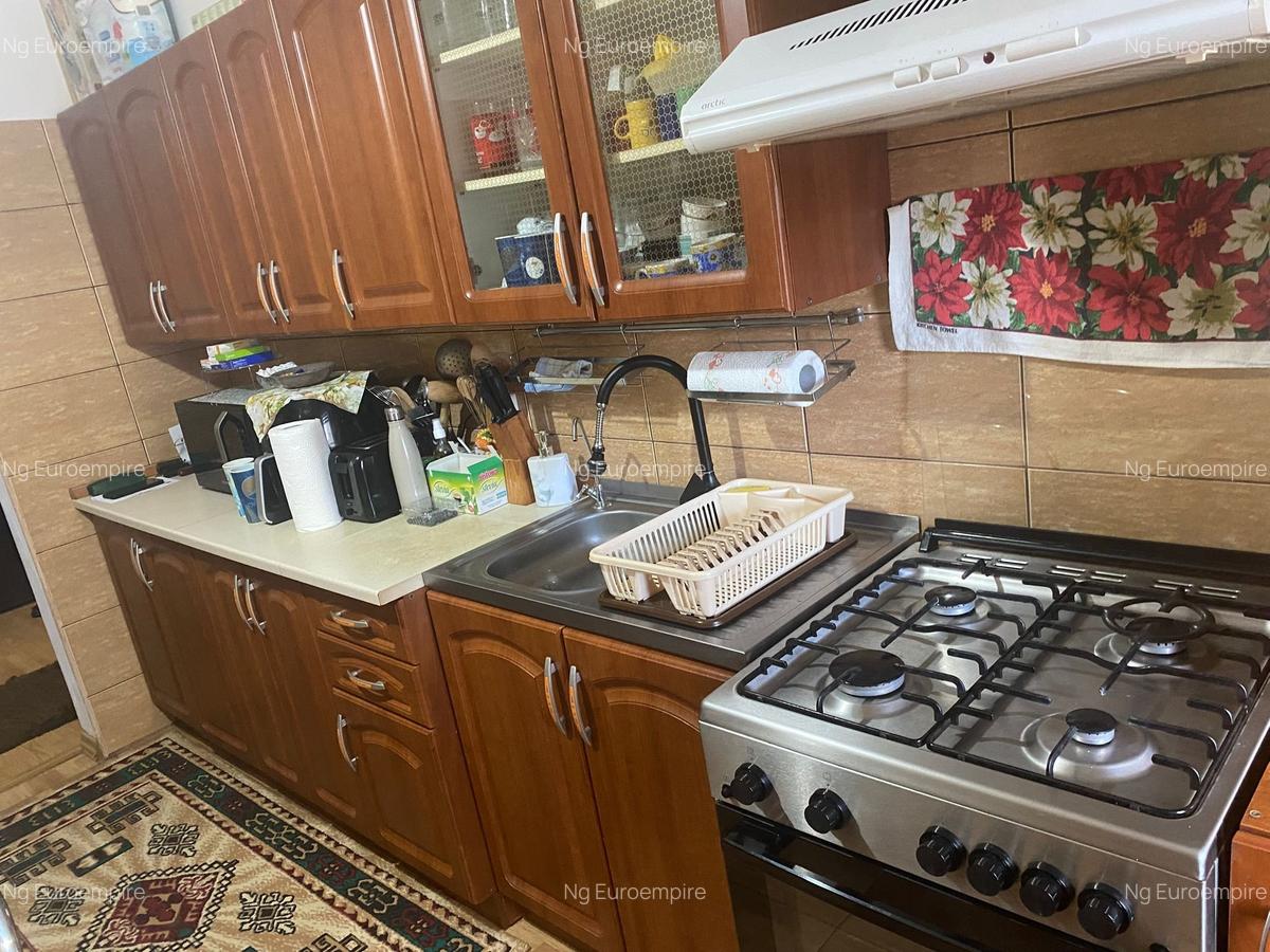 Apartament 2 camere decomandat, zona Km 5 - 9