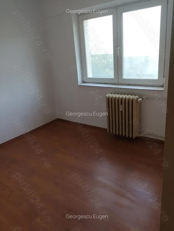 Inchiriez ap 3 camere 2000 lei decomandat Podul Giurgiului - 2