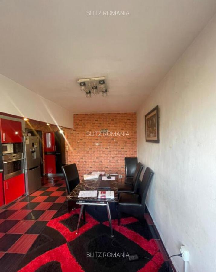 Apartament cu 3 camere, foarte spa?ios ?i bine compartimen - 10