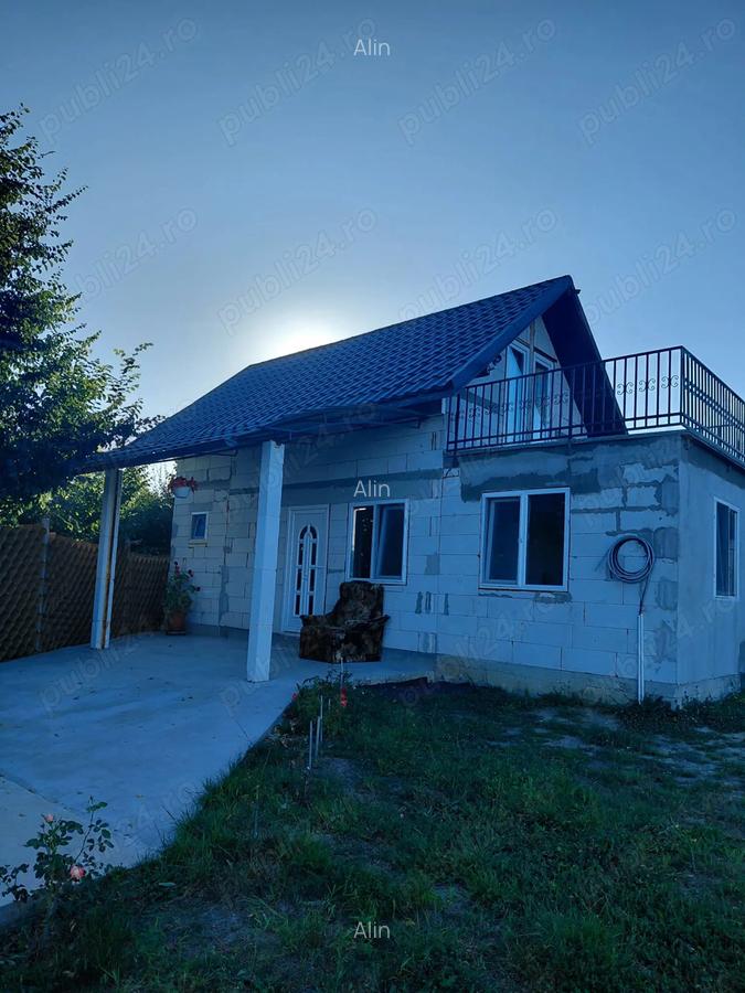 Vand casa cu 10 arii teren - 4
