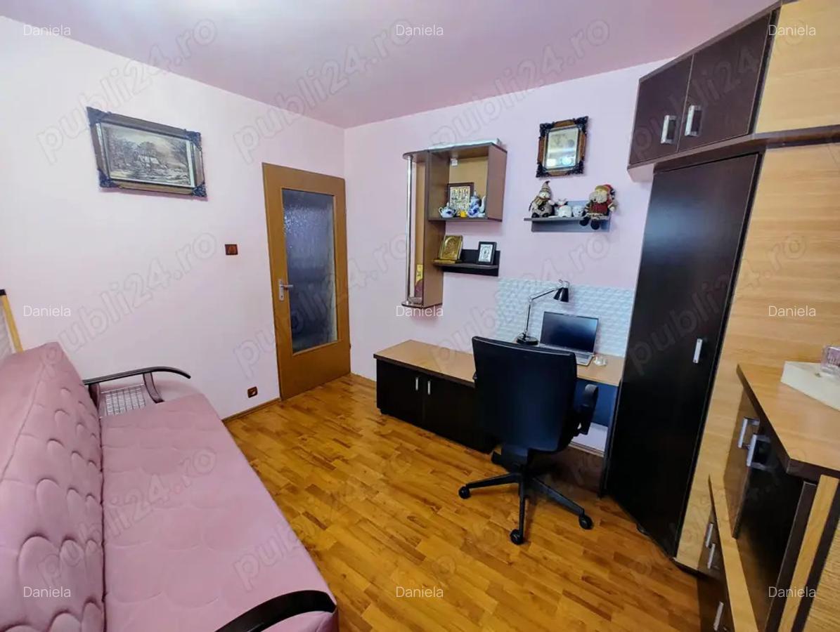 Proprietar vand apartament 2 camere etaj 1, 50 mp, decomandat - str Victoriei aproape de mall - 6