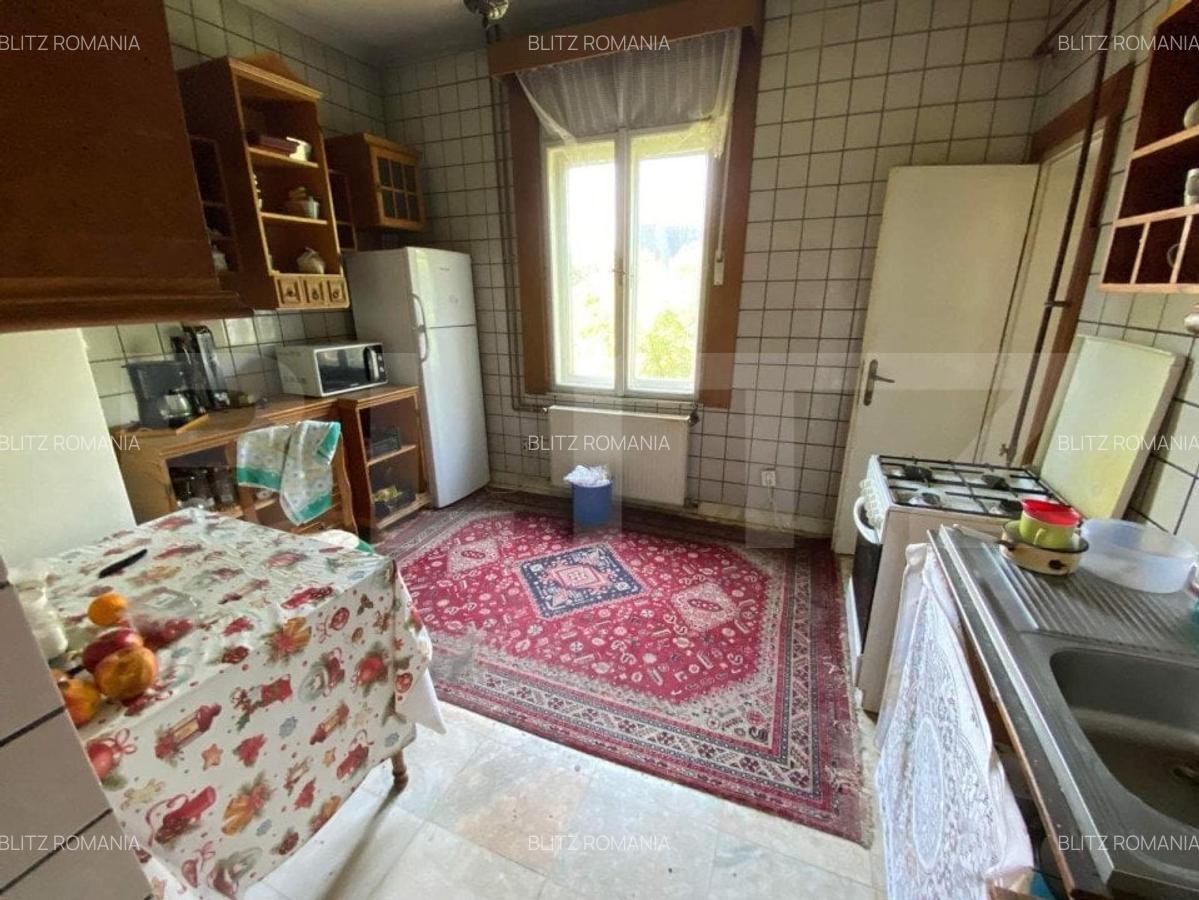 Apartament de 4 camere, decomandat, 212 mp si teren, zona Neptun - 10