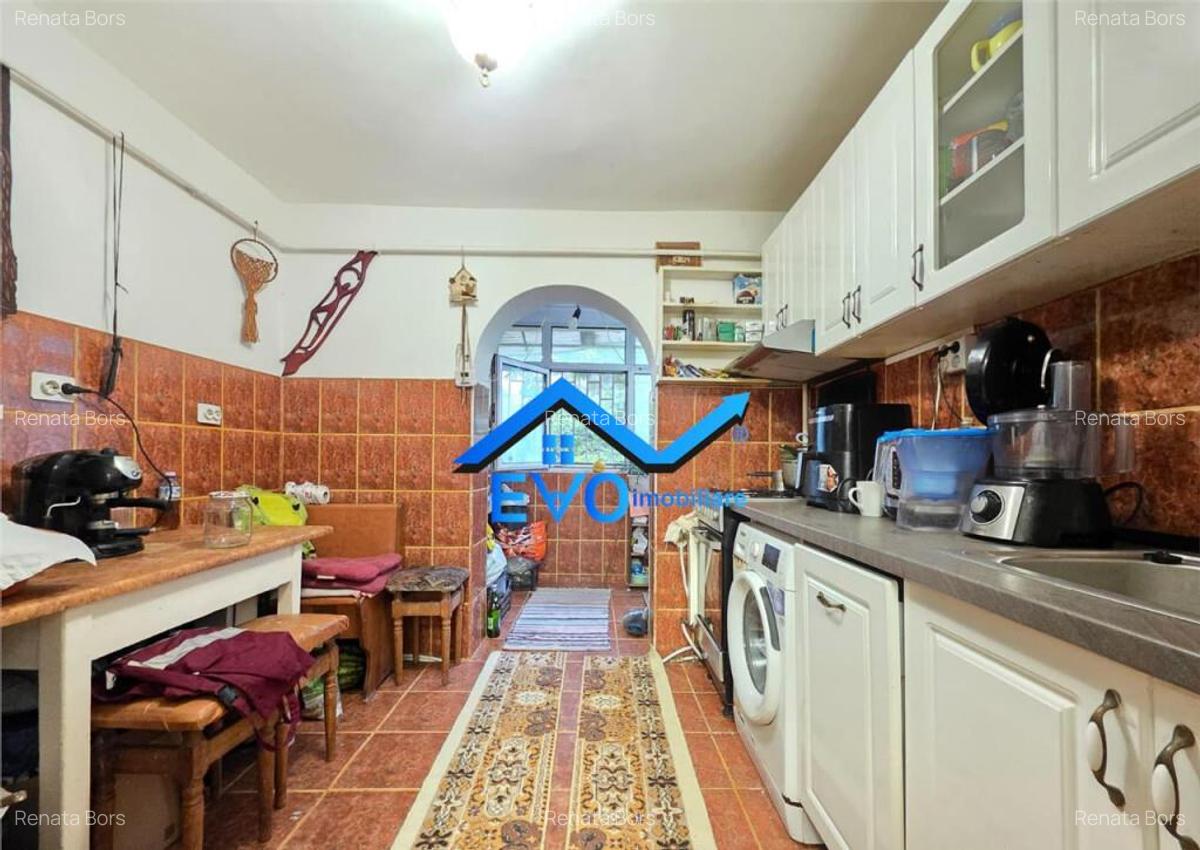 Apartament cu 3 camere, decomandat, parter, zona Frumoasa , - 3