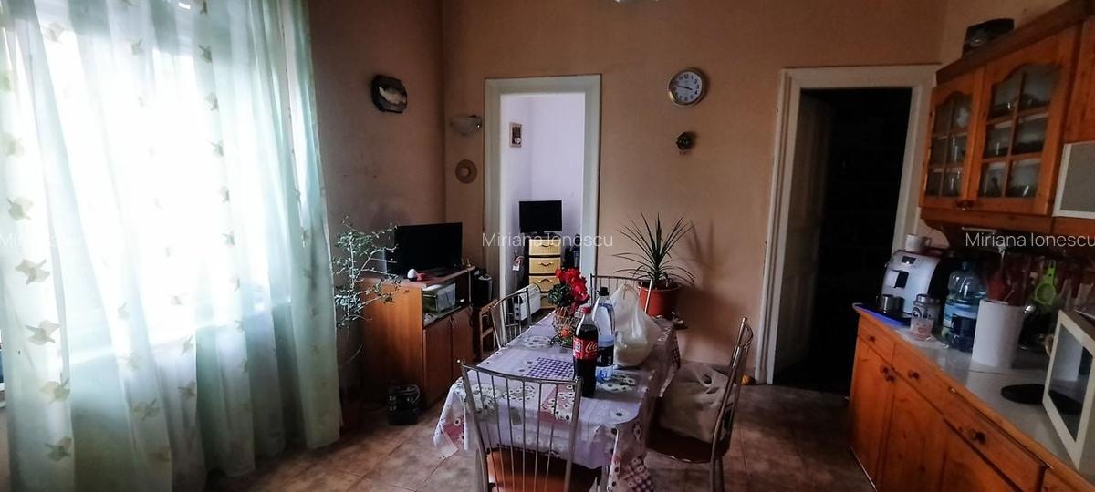 Apartament cu 4 camere semidecomandat în P-ța Victoriei - 8