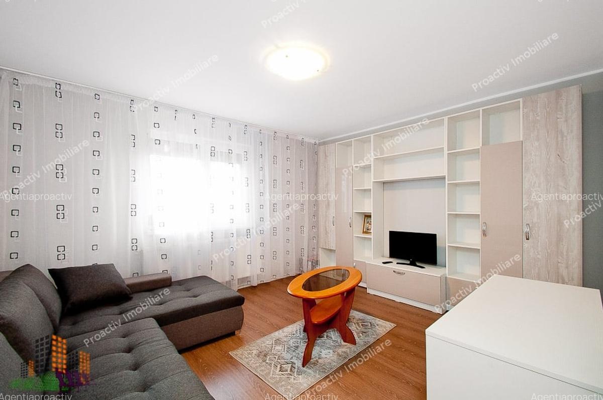 Apartament cu 2 camere in Micro 21, etaj 1, renovat, mobilat si utilat! - 1
