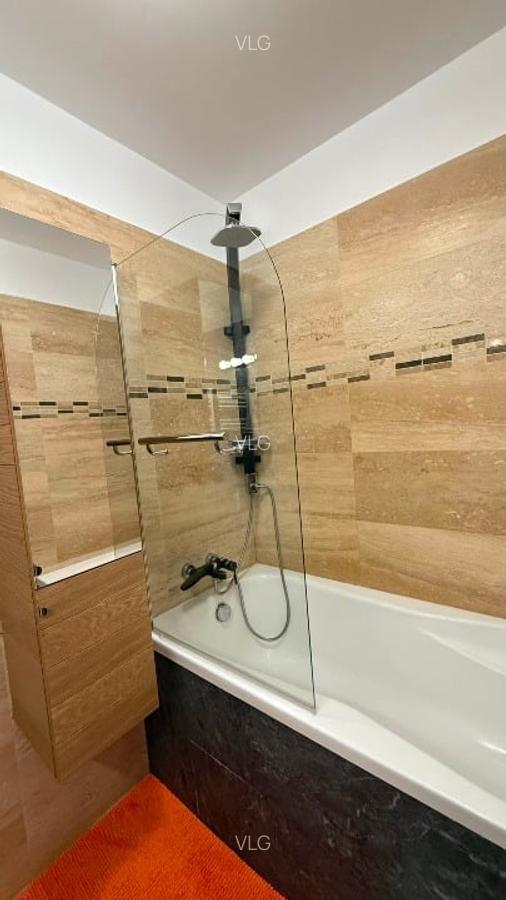 Apartament cu 3 camere decomandat în Sisești - 11