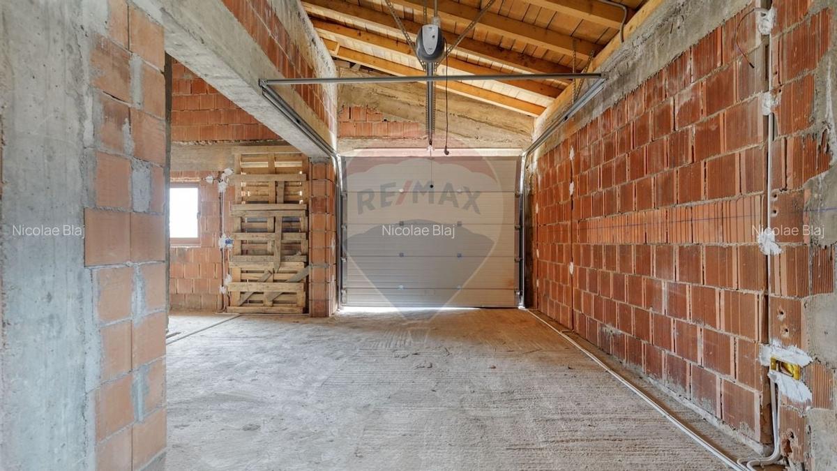 Casa / Vila cu 6 camere de vanzare in Predeal - 32