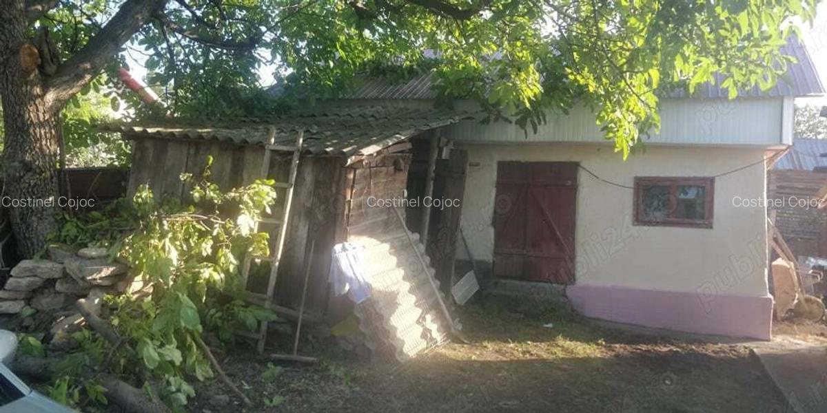 Vand casa in satul Feredeni - 5