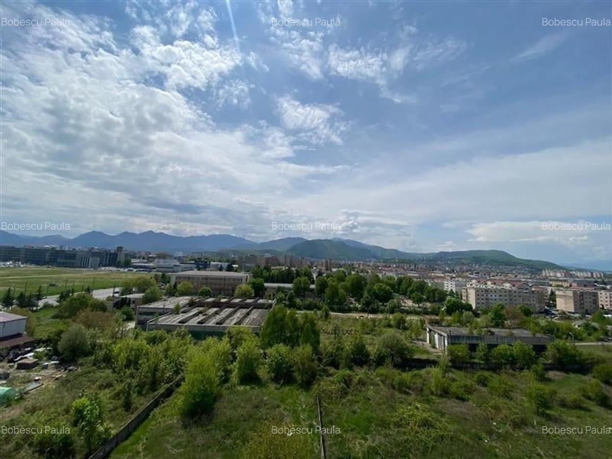 Apartament cu 3 camere decomandat în Tractorul - 9