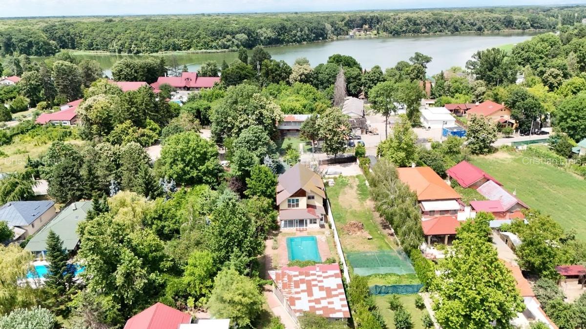 Vila de vanzare Snagov | Piscina, Livada, 8 camere | 3077 mp teren - 3
